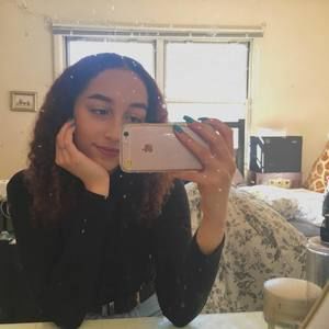 Meet your Posher, Olivia